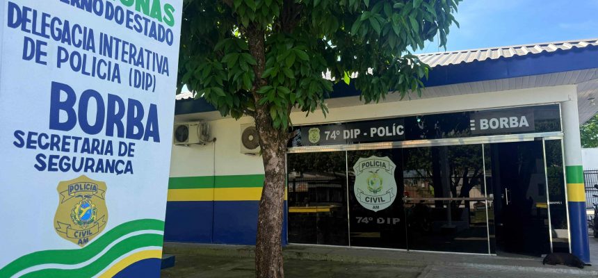 Um homem de 19 anos foi detido em flagrante na última terça-feira (30) em Borba, município a 151 quilômetros de Manaus, por envolvimento no roubo de R$ 25 mil em espécie e de um telefone celular em um posto de combustível no bairro Centro. O crime havia sido cometido na segunda-feira (29).